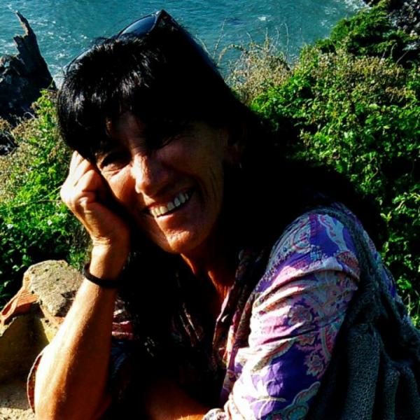 Fotografia de perfil do explicador Helena Simões